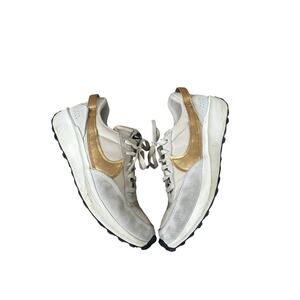 Nike WAFFLE DEBUT Women's Metallic Gold FD0555-100 Athletic Sneaker Shoes Sz 11